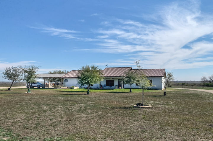 Featured Listing: 170 CR 215, Three Rivers, Texas