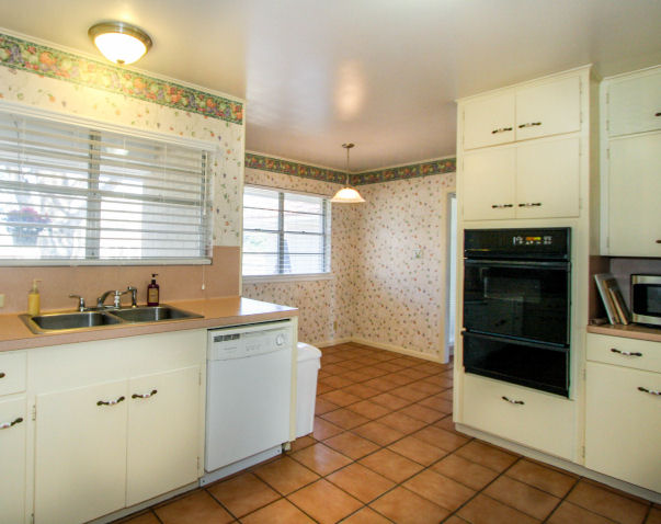 1201 Houston St Geroge West Texas Kitchen