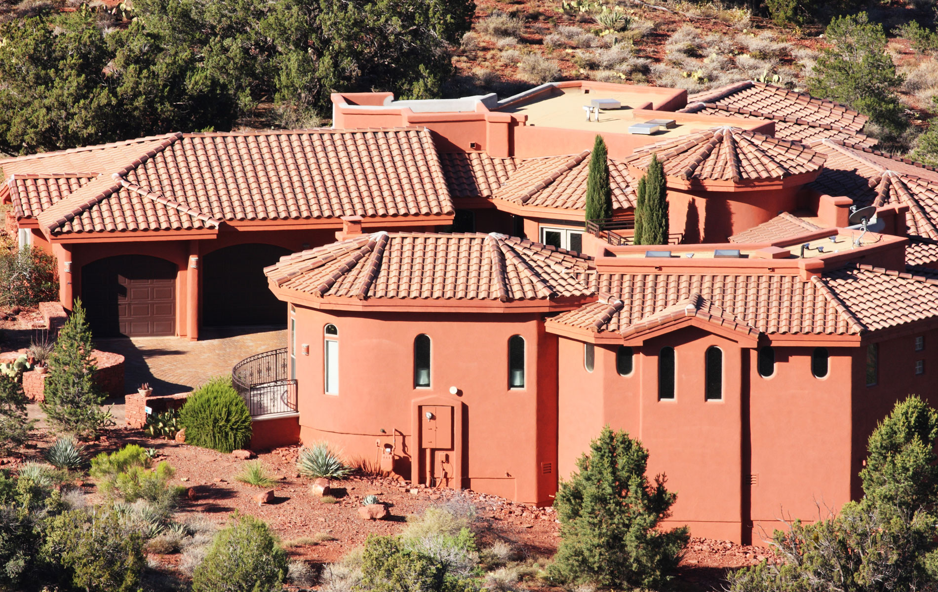 How to Choose the Best Roofing Material for Your Ranch Home Desert